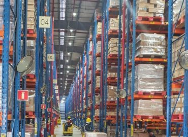 Armazém GEE com estruturas de armazenagem